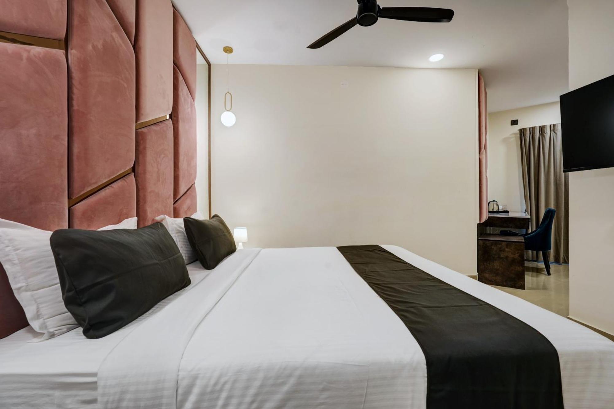 Astra Hotels & Suites - Koramangala バンガロール エクステリア 写真