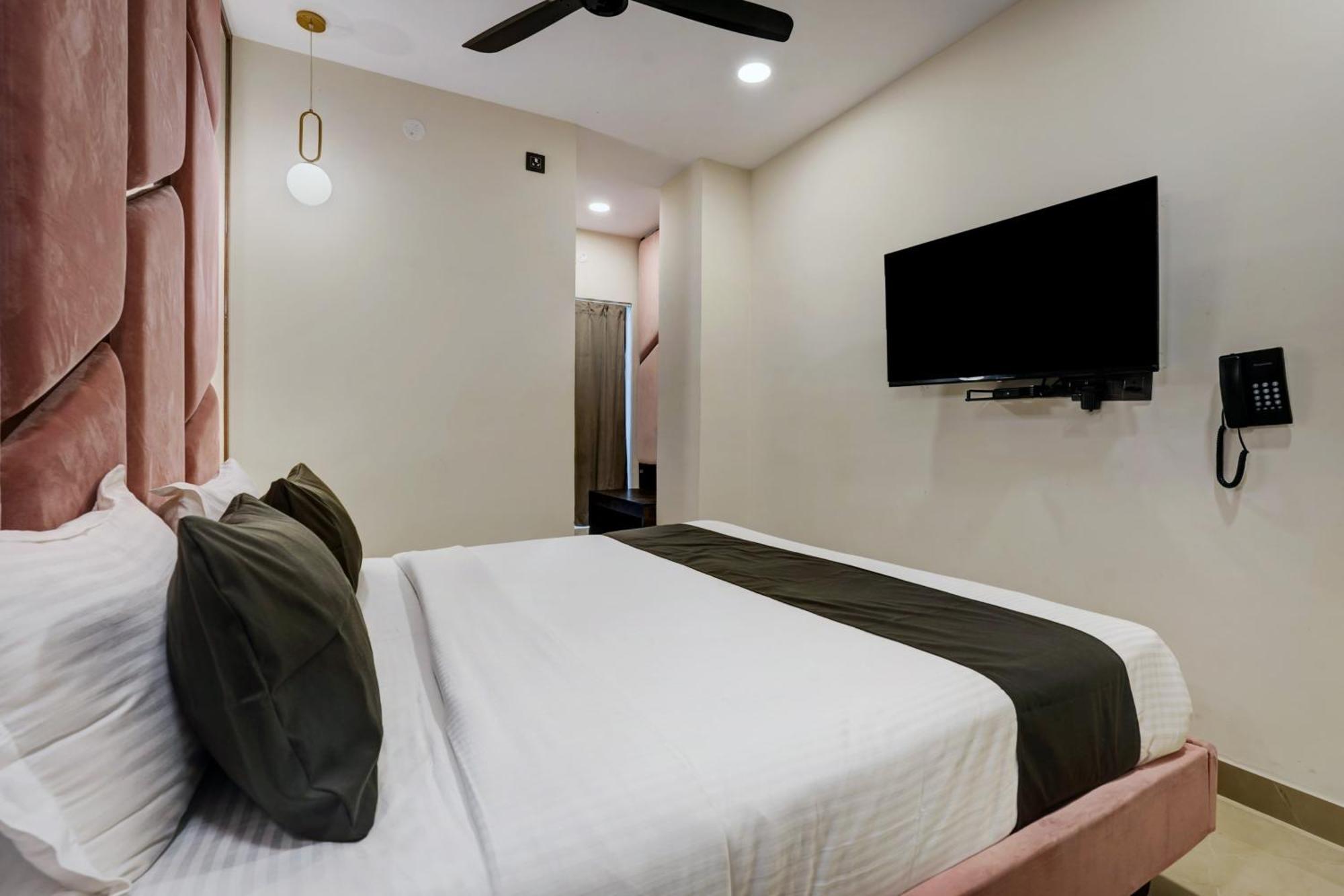 Astra Hotels & Suites - Koramangala バンガロール エクステリア 写真