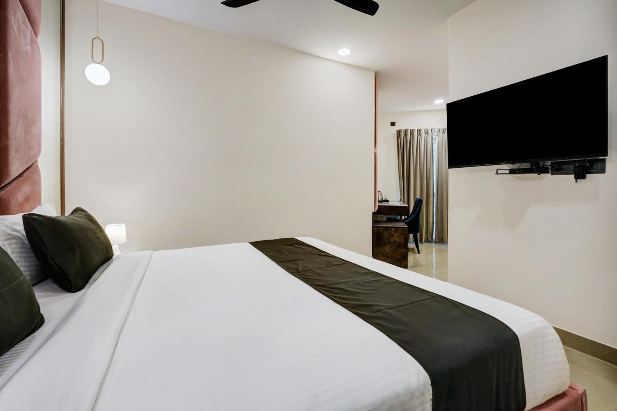 Astra Hotels & Suites - Koramangala バンガロール エクステリア 写真