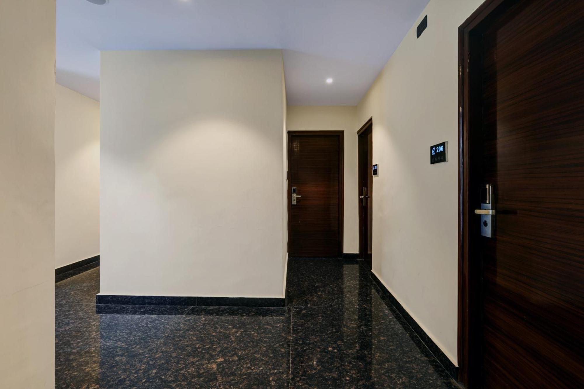 Astra Hotels & Suites - Koramangala バンガロール エクステリア 写真