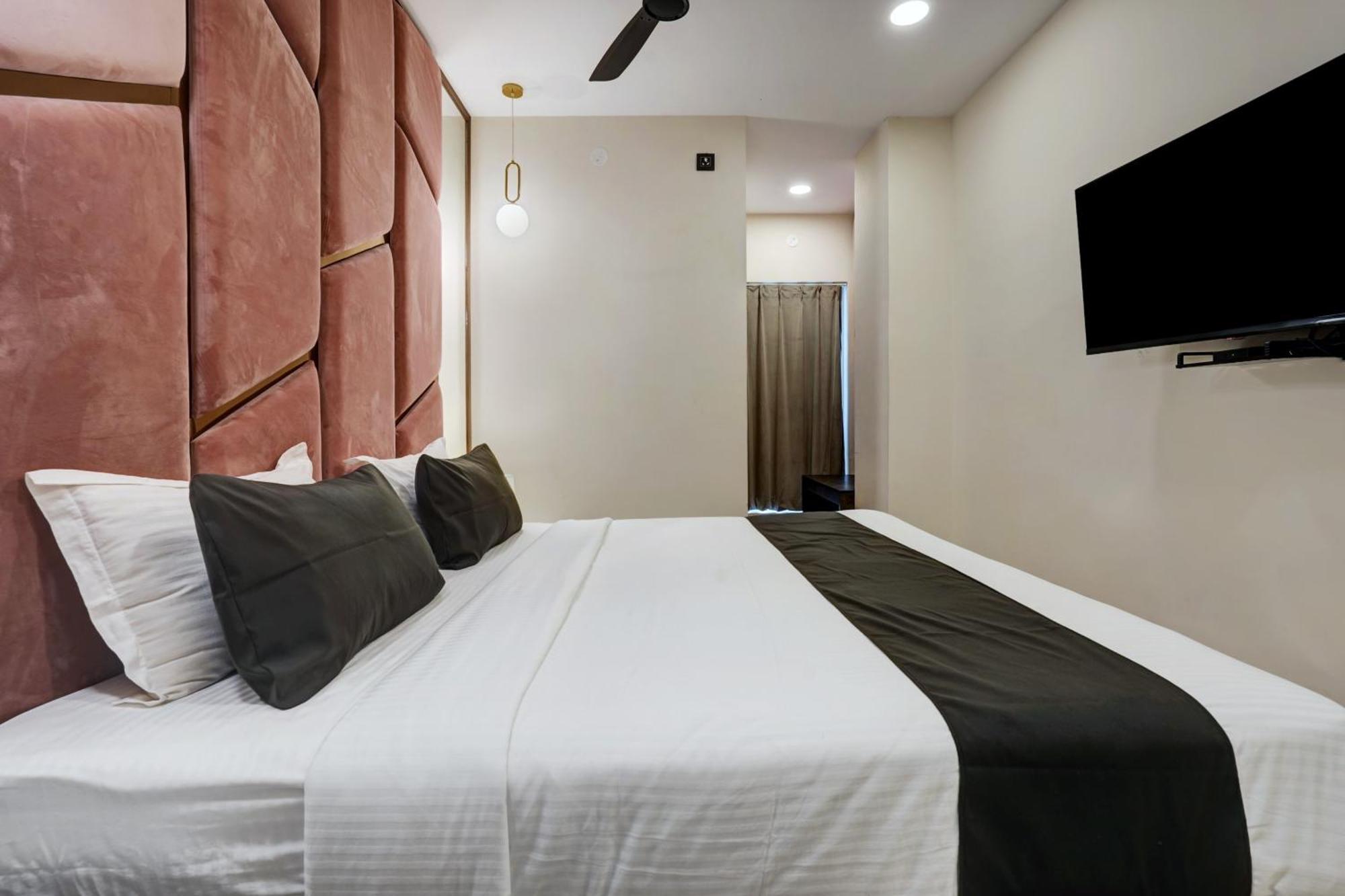 Astra Hotels & Suites - Koramangala バンガロール エクステリア 写真