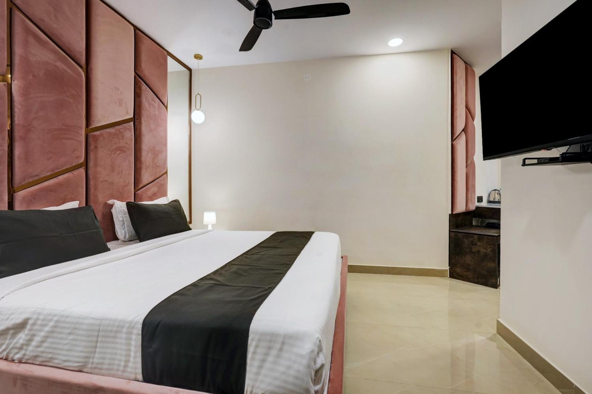 Astra Hotels & Suites - Koramangala バンガロール エクステリア 写真